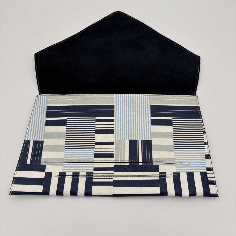 Vittoria Napoli Italian Leather Envelope Clutch – Blue/White Geometric Print
